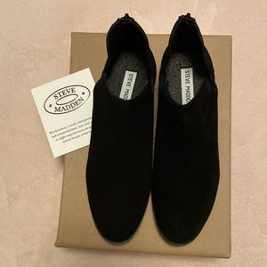 NWT Steve Madden Suede Bootie